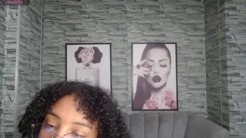 violeth_b online show from September 22, 2025, 12:40 pm