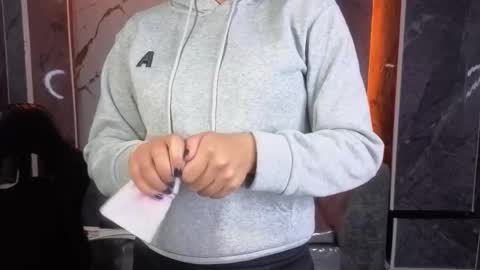 violeth_b online show from February 3, 2026, 12:43 pm