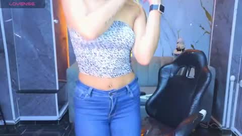 violeth_b online show from June 24, 2026, 12:48 pm