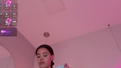 Snapshot of violeth_hill chatting on October 25, 2025, 7:41 pm Violeth Hill online show from October 25, 2025, 7:41 pm