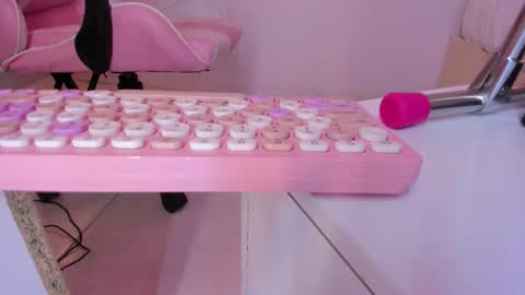 Snapshot of violeth_hill chatting on November 9, 2025, 7:12 pm Violeth Hill online show from November 9, 2025, 7:12 pm