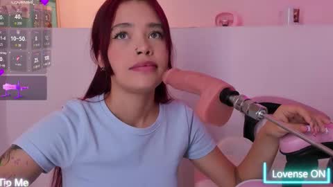 Snapshot of violeth_hill chatting on November 10, 2025, 6:51 pm Violeth Hill online show from November 10, 2025, 6:51 pm