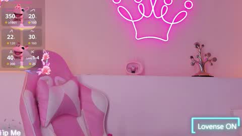 Snapshot of violeth_hill chatting on November 28, 2025, 6:10 pm Violeth Hill online show from November 28, 2025, 6:10 pm