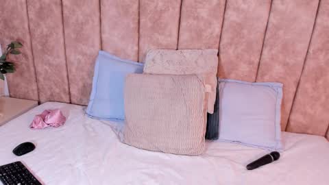 violeth online show from March 6, 2025, 10:47 pm