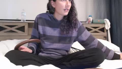 Snapshot of violethooper chatting on February 1, 2026, 9:35 pm Violet Hooper online show from February 1, 2026, 9:35 pm