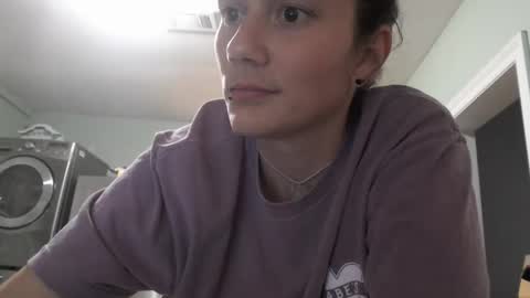 Snapshot of violethooper chatting on February 25, 2026, 5:06 am Violet Hooper online show from February 25, 2026, 5:06 am