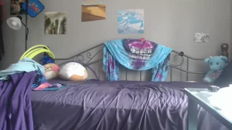 Snapshot of violethooper chatting on March 16, 2026, 4:44 pm Violet Hooper online show from March 16, 2026, 4:44 pm