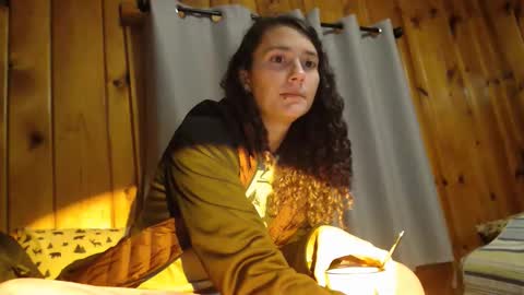 Snapshot of violethooper chatting on March 31, 2026, 8:04 am Violet Hooper online show from March 31, 2026, 8:04 am