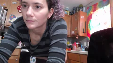 Snapshot of violethooper chatting on April 8, 2026, 2:50 pm Violet Hooper online show from April 8, 2026, 2:50 pm