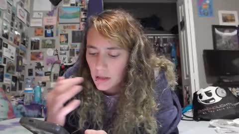 Snapshot of violethooper chatting on May 6, 2026, 5:29 pm Violet Hooper online show from May 6, 2026, 5:29 pm