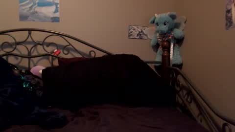 Snapshot of violethooper chatting on June 3, 2026, 6:46 pm Violet Hooper online show from June 3, 2026, 6:46 pm