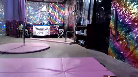 Snapshot of violethooper chatting on June 8, 2026, 6:41 pm Violet Hooper online show from June 8, 2026, 6:41 pm
