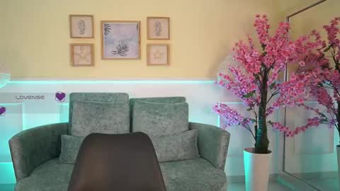 Snapshot of violetjonesx chatting on June 4, 2026, 11:38 am violetjonesx online show from June 4, 2026, 11:38 am