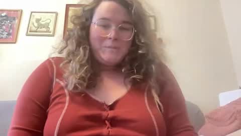 violetlyhappy online show from April 24, 2026, 4:31 pm