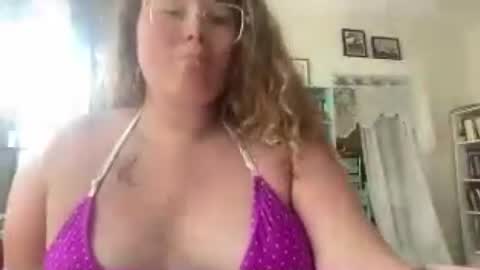 violetlyhappy online show from August 1, 2026, 8:19 pm