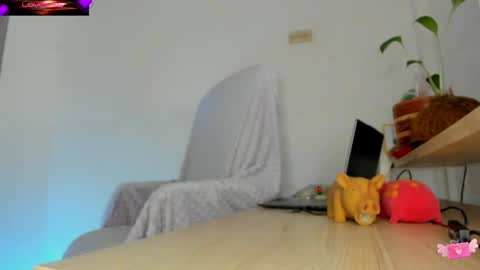Snapshot of violetparkker chatting on June 6, 2026, 6:23 pm violetparkker online show from June 6, 2026, 6:23 pm