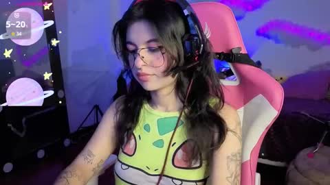   online show from November 19, 2025, 7:47 pm