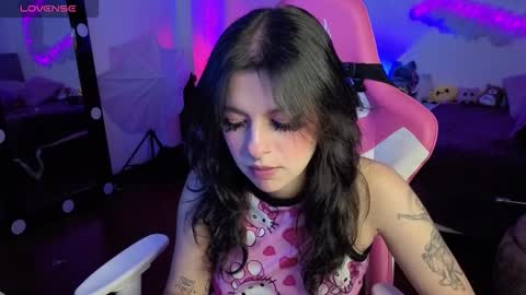   online show from November 22, 2025, 7:35 pm