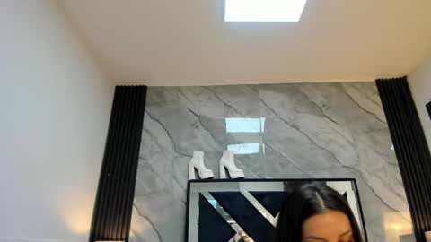 Snapshot of violetrose_as chatting on April 28, 2026, 7:52 pm Violet Rose online show from April 28, 2026, 7:52 pm