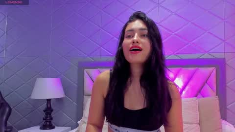 Snapshot of violetrousse chatting on November 25, 2025, 2:39 pm Violet Rousse online show from November 25, 2025, 2:39 pm