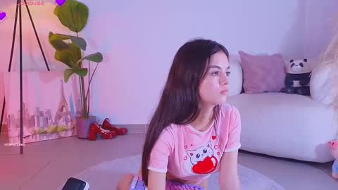 violetssweet online show from November 4, 2025, 1:05 am