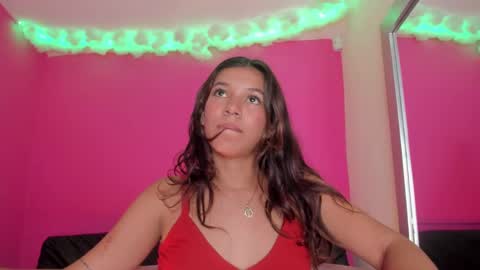 violett_24_ online show from February 28, 2025, 6:31 pm