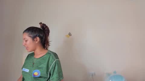 violett_24_ online show from November 14, 2025, 1:15 am