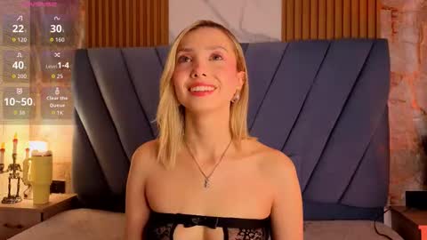 Snapshot of violett__golden chatting on October 10, 2025, 11:31 am ViolettGolden online show from October 10, 2025, 11:31 am