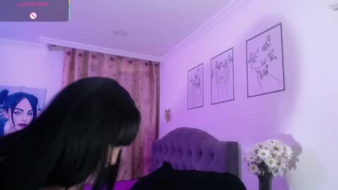 violett  Independent model online show from February 16, 2025, 11:05 pm
