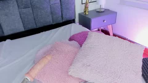 Violetta Ficher online show from November 30, 2025, 2:37 am