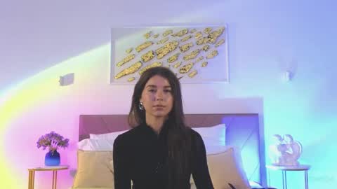 violetta_finch online show from May 20, 2026, 10:21 am
