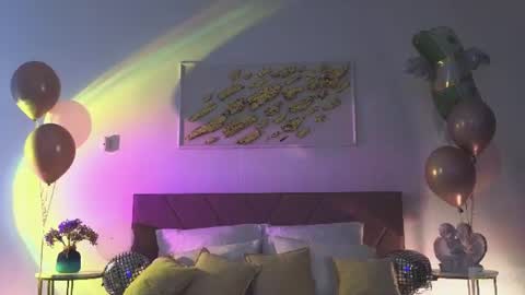 Snapshot of violetta_finch chatting on June 18, 2026, 11:03 am violetta_finch online show from June 18, 2026, 11:03 am