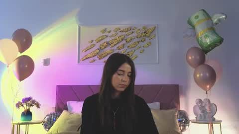 Snapshot of violetta_finch chatting on June 19, 2026, 10:41 am violetta_finch online show from June 19, 2026, 10:41 am