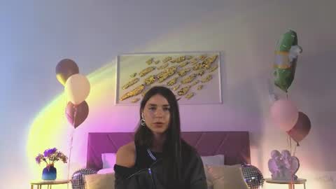 Snapshot of violetta_finch chatting on June 23, 2026, 10:46 am violetta_finch online show from June 23, 2026, 10:46 am