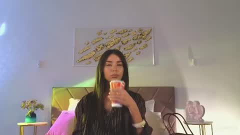 Snapshot of violetta_finch chatting on July 25, 2026, 11:19 am violetta_finch online show from July 25, 2026, 11:19 am