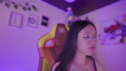 Snapshot of violetta_jonss chatting on May 19, 2026, 8:15 pm violett online show from May 19, 2026, 8:15 pm