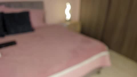 violetta independent model online show from December 23, 2025, 5:27 am