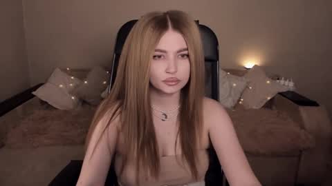 Snapshot of violettaotis chatting on February 20, 2025, 3:41 pm ViolettaOtis online show from February 20, 2025, 3:41 pm