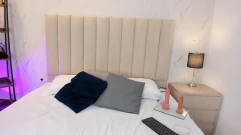 Snapshot of violettarousee chatting on May 7, 2026, 9:20 pm violettarousee online show from May 7, 2026, 9:20 pm