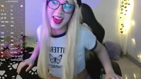 Snapshot of violettaswet chatting on September 12, 2025, 1:49 am violettaswet online show from September 12, 2025, 1:49 am