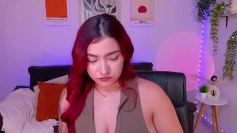 Snapshot of violettcastel chatting on May 19, 2026, 8:48 pm Violett Castel online show from May 19, 2026, 8:48 pm