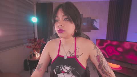 JULIE UWU online show from November 20, 2025, 7:13 pm