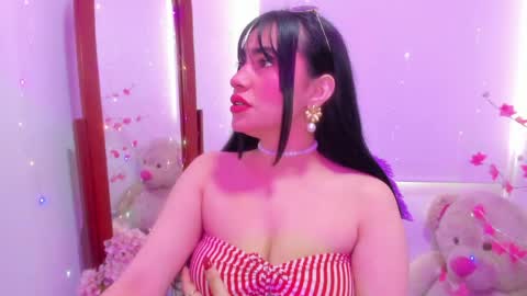 Snapshot of violette_laurent chatting on April 22, 2026, 8:10 pm violette_laurent online show from April 22, 2026, 8:10 pm