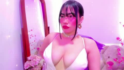 Snapshot of violette_laurent chatting on April 28, 2026, 8:25 pm violette_laurent online show from April 28, 2026, 8:25 pm