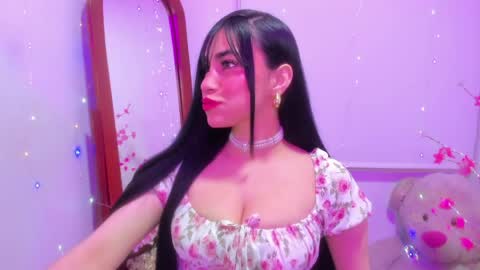 Snapshot of violette_laurent chatting on May 10, 2026, 1:44 am violette_laurent online show from May 10, 2026, 1:44 am