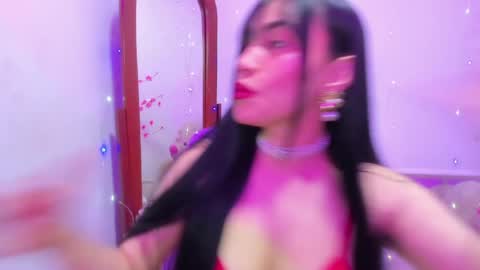 Snapshot of violette_laurent chatting on May 12, 2026, 11:46 pm violette_laurent online show from May 12, 2026, 11:46 pm