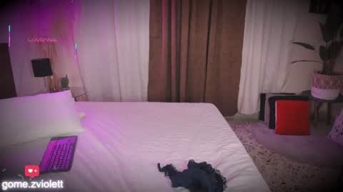 Snapshot of violettgomez_93 chatting on June 19, 2026, 5:01 am Violett online show from June 19, 2026, 5:01 am