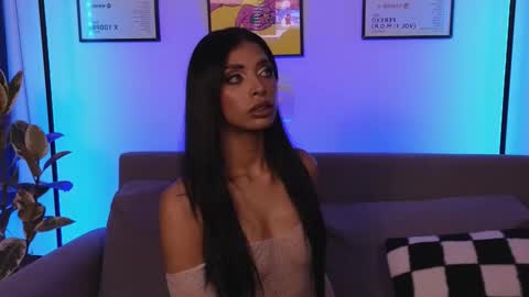 Violet online show from March 5, 2026, 2:51 am