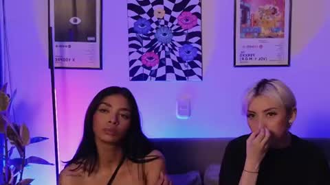 Snapshot of violettgrey_ chatting on July 2, 2026, 4:29 am Violet online show from July 2, 2026, 4:29 am