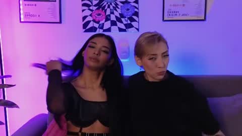 Snapshot of violettgrey_ chatting on July 11, 2026, 1:30 am Violet online show from July 11, 2026, 1:30 am